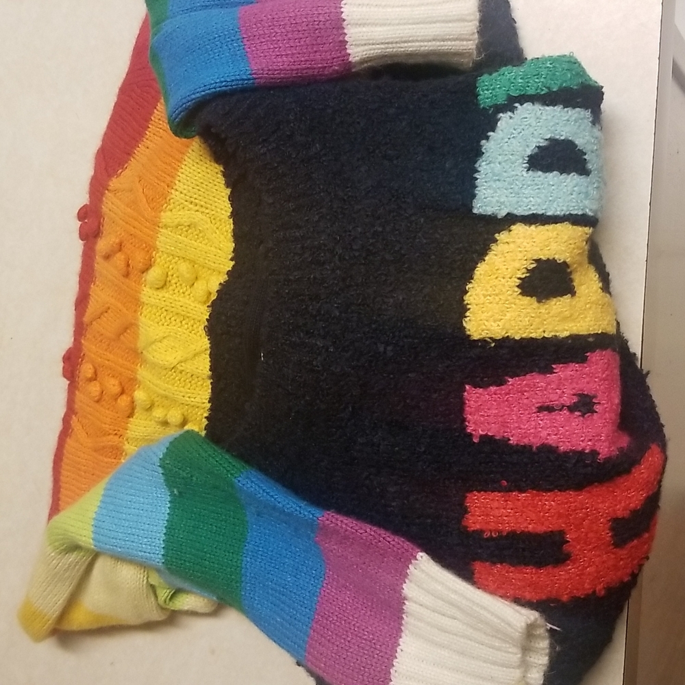 2 Gap kids sweaters